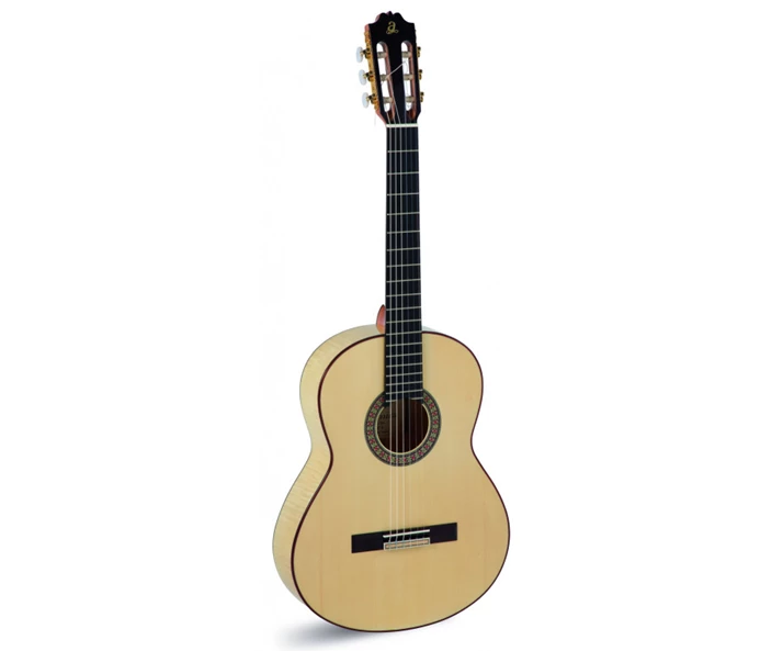 admira-f4-flamenco-guitar.jpg