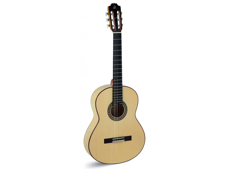 admira-f4-flamenco-guitar.jpg